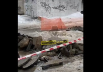 В краевой столице на проспекте Красноармейском произошло повреждение трубы водоснабжения. Кадры с места коммунальной аварии опубликовали в тг-канале «Инцидент Барнаул».
