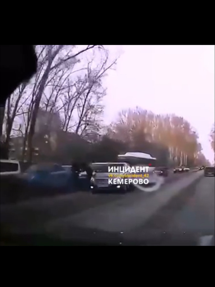 В Кемерове водитель легковушки чуть не сбил пешехода