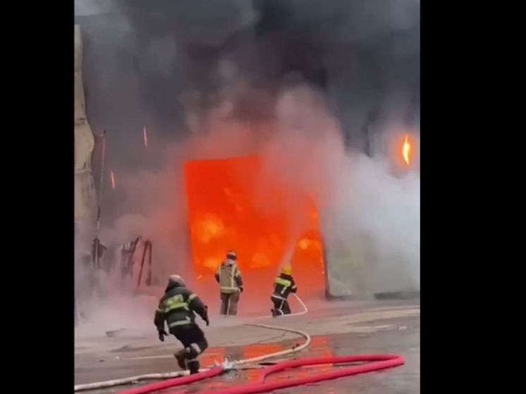 Пожар на складе на Волхонском шоссе локализовали