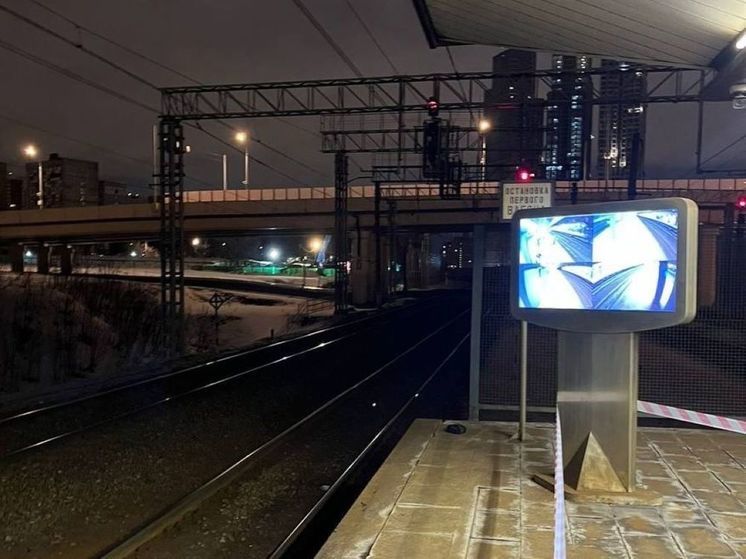 Двое мужчин погибли под колесами поезда на станции Матвеевская