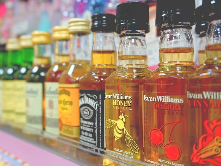 Жажда спиртного толкнула на преступление двух жителей Карелии