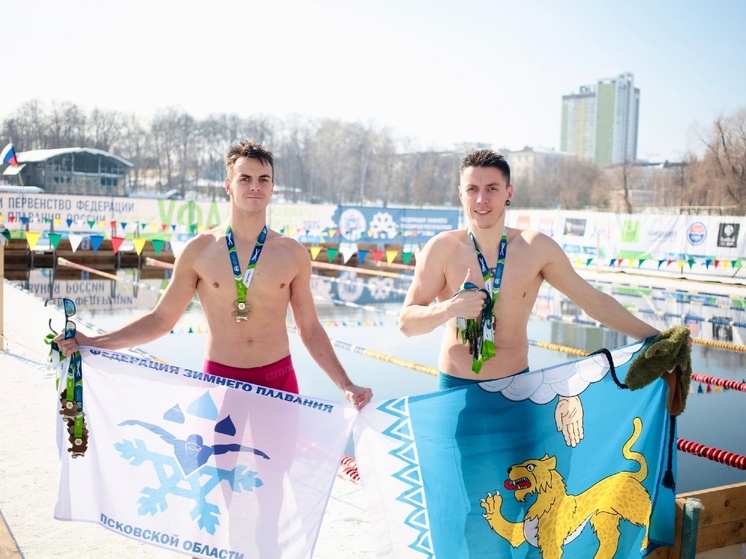 Двое псковичей вернулись с 14 медалями с чемпионата России по зимнему плаванию