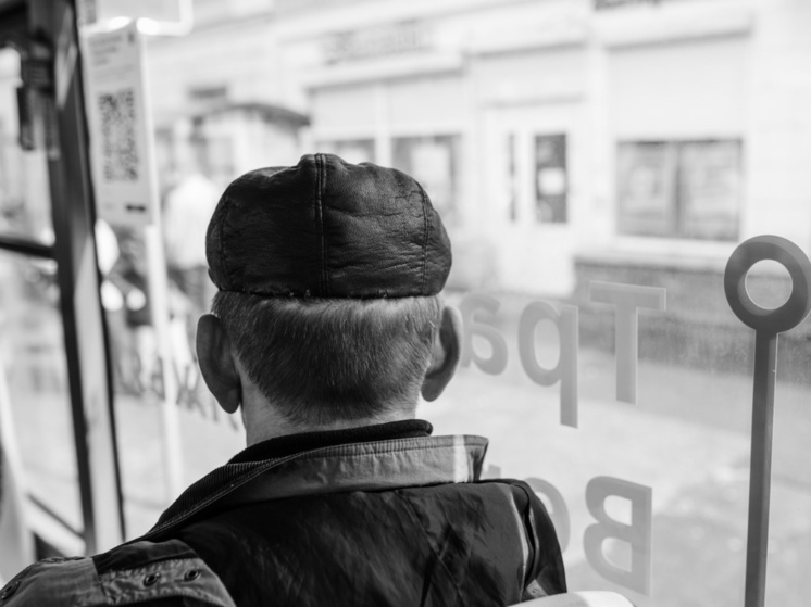 В Твери осудили пенсионера, похитившего телефон у спящей пассажирки автобуса