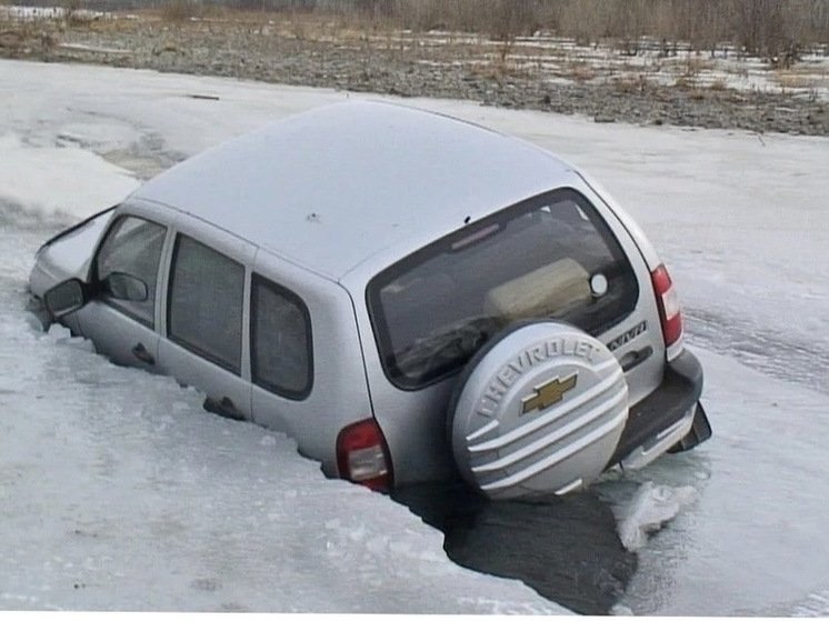 Специалисты назвали ледовую обстановку в одном из районов Карелии очень опасной