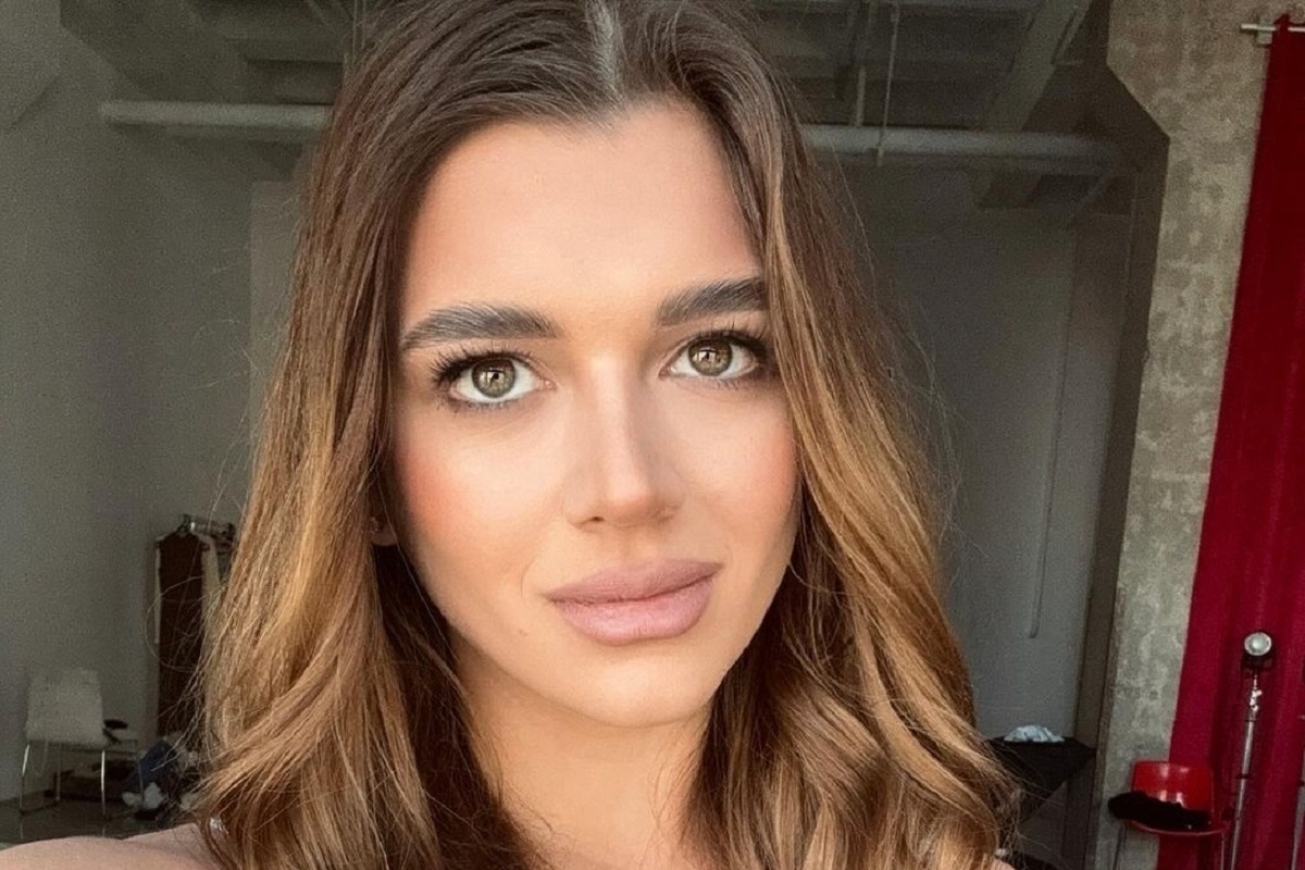 Наряды гимнастки становятся все смелее