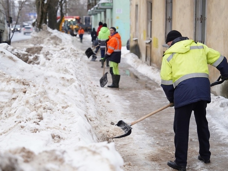 Около 12 тысяч кубометров снега убрано с улиц Вологды в мартовские праздники