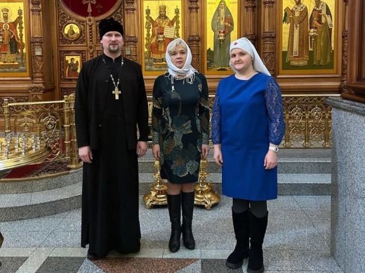 Заммэра Хабаровска посетила гуманитарный склад при церкви