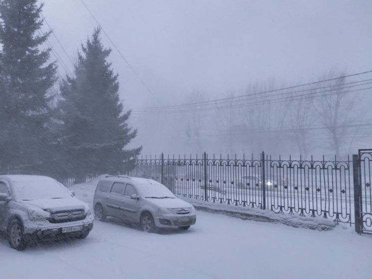 11 марта в Томске бушевала снежная буря с громом и молнией