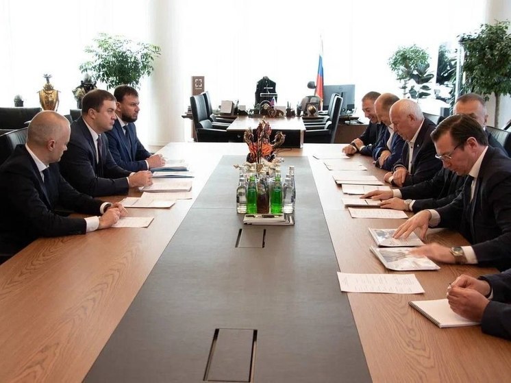 В Москве прошла встреча главы Ростеха Чемезова с губернатором Омской области Хоценко