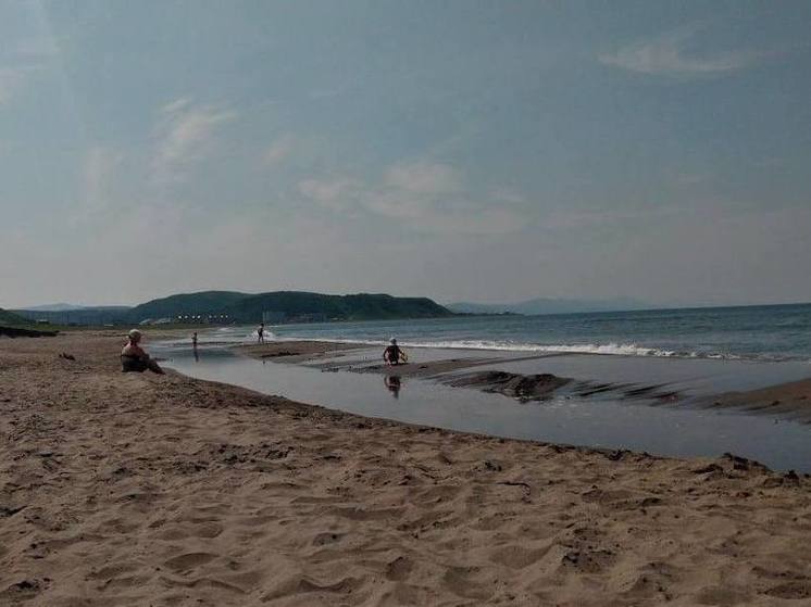 На пляже в селе Яблочное по просьбе жителей поставят современный туалет