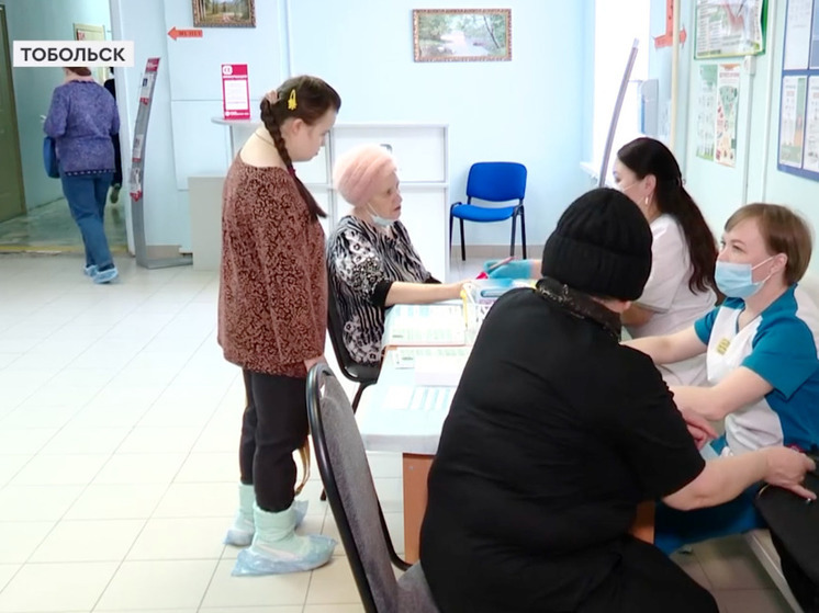«Палатка здоровья» в третьей больнице Тобольска собрала любопытных горожан