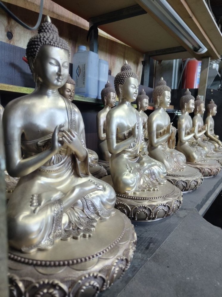 В Иволгинском дацане Бурятии отлили 200 статуэток Будды