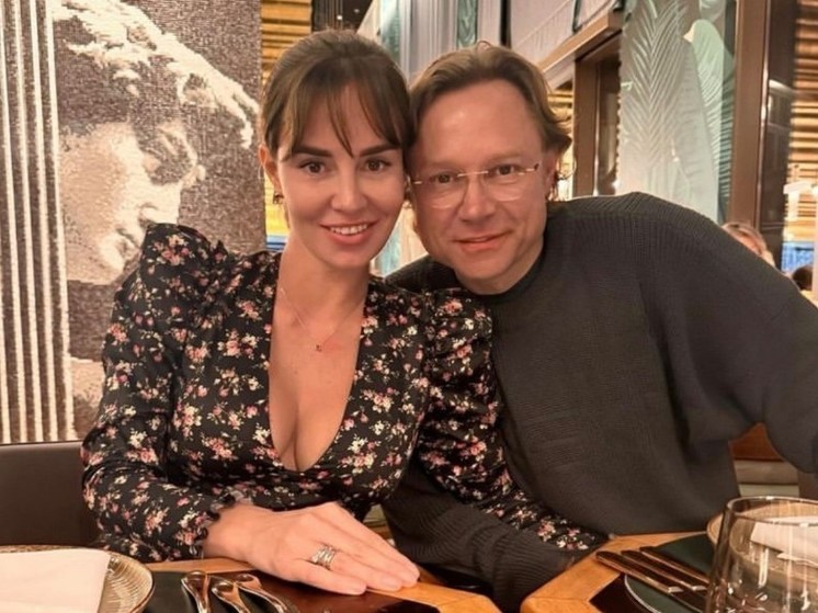 Жена Валерия Карпина рассказала, как с ее мужем пытались сфотографироваться в туалете ресторана