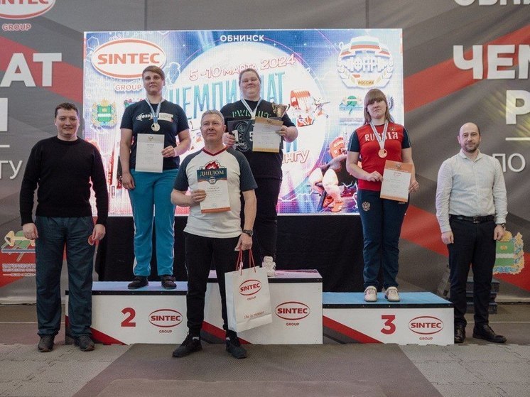 Калужане установили 2 рекорда по пауэрлифтингу на чемпионате России