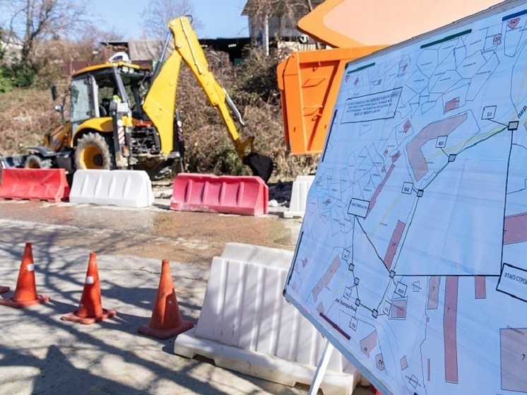 В Сочи строят новую систему ливнеотведения в переулке Виноградном