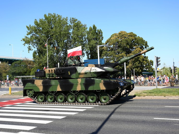 Дымановский: 300 тысяч солдат НАТО готовы к перебазированию в Польшу