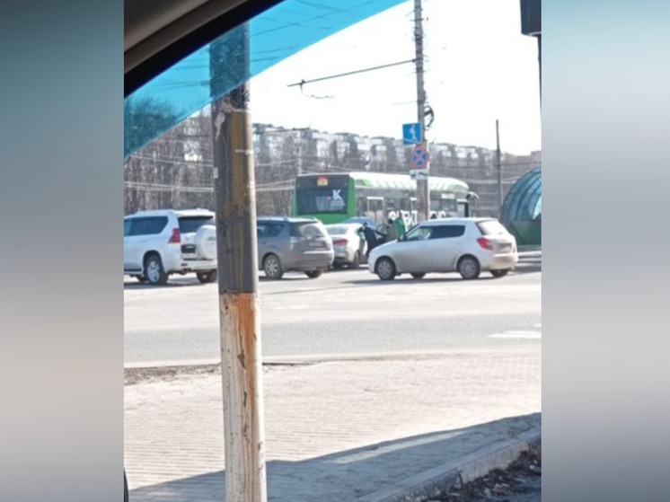 В Курске зафиксировано ДТП с новым электробусом