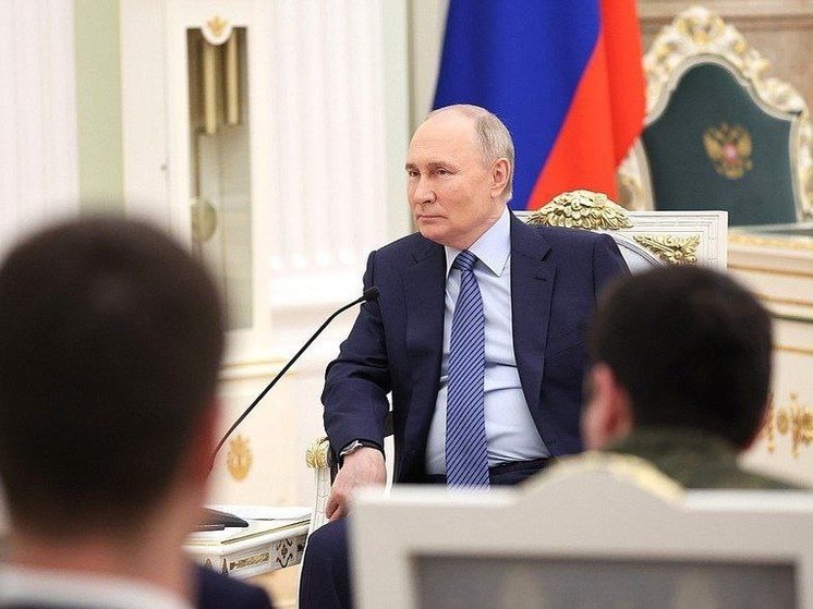 Владимир Путин поддержал просьбу Виталия Хоценко о создании в Омске лидерских школ