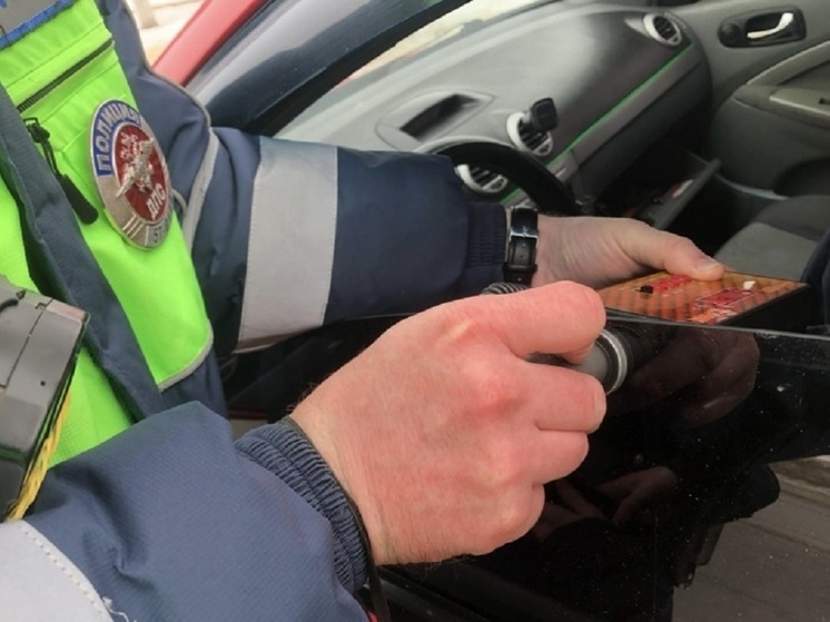 Орловским водителям приходится объясняться за тонировку авто