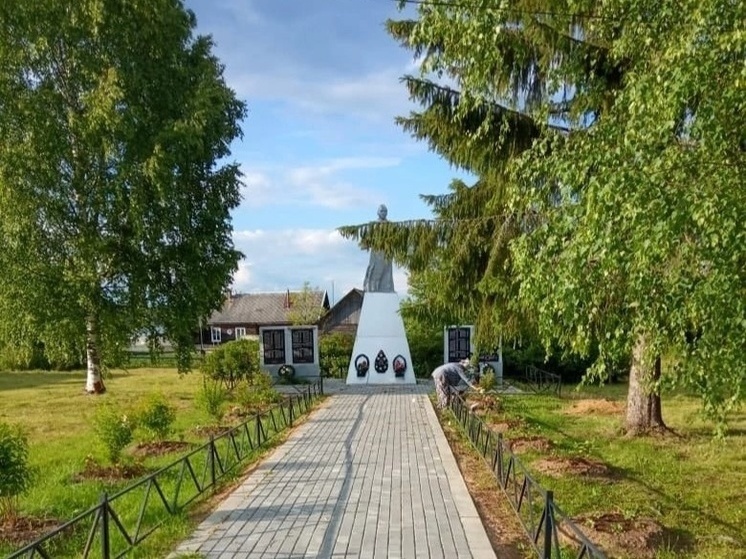 Костромской бюджет поможет жителям Лебедей установить памятные доски