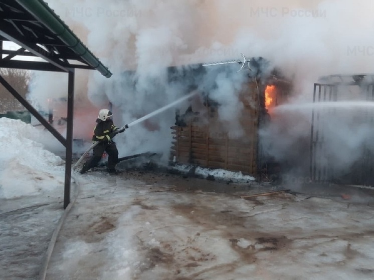 Бытовка сгорела в Тарусском районе