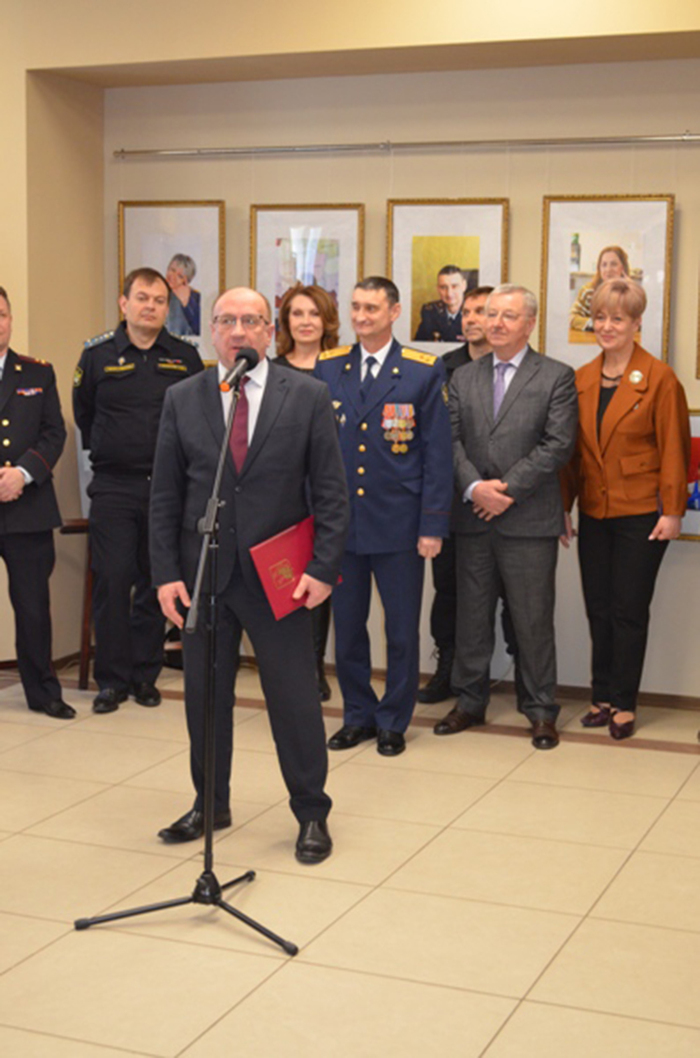 В Ивановском Доме национальностей состоялось открытие фотовыставки, посвященной Дню работника УИС