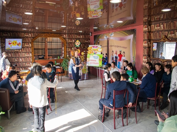 В столице Тувы для детей проводят мастер - класс «Ложки-Матрешки»