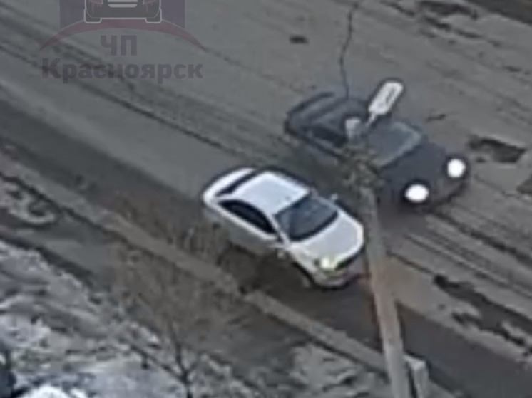 Странное ДТП в Красноярске вызвало недоумение горожан
