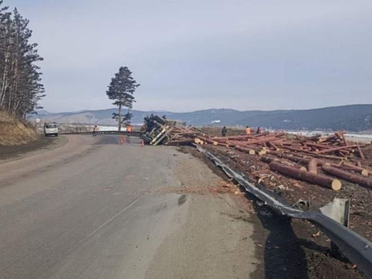 На Мандрике в Бурятии лесовоз повредил 40 метров ограждения