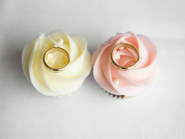 Mash: петербурженка обратилась в российский суд с просьбой расторгнуть ее брак с женщиной