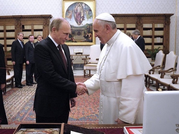 Президент Путин поздравил Папу Римского Франциска с 11-летием вступления на апостольский престол
