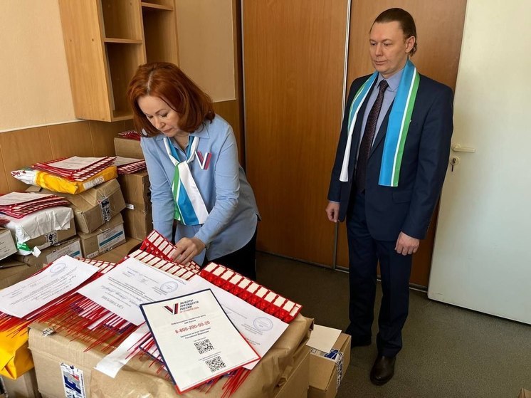 Свердловским участковым избирательным комиссиям начали выдавать бюллетени