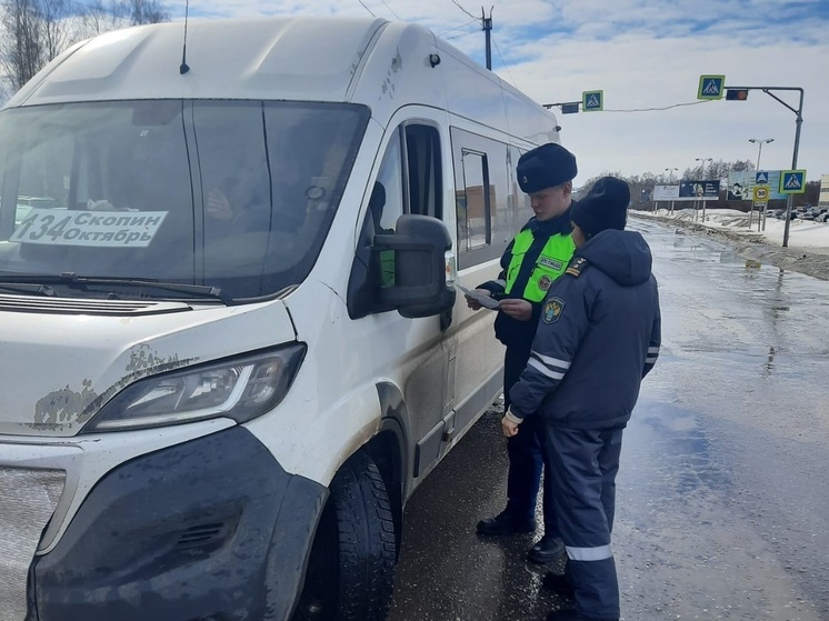 В Скопинском районе сотрудники Госавтоинспекции проверили состояние автобусов