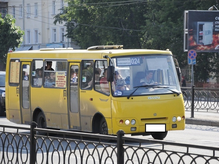 В автобусе Каменска-Уральского избили подростка, не заплатившего за проезд
