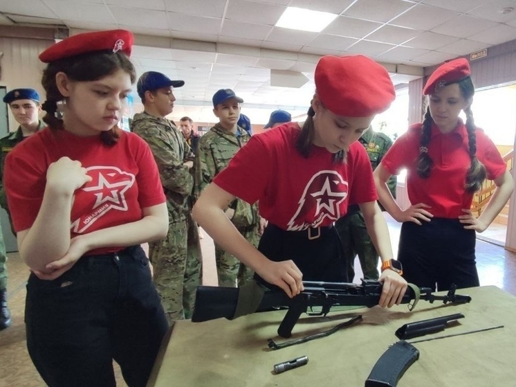 В Курске состоялись военно-спортивные соревнования «Юный стрелок ДОСААФ»
