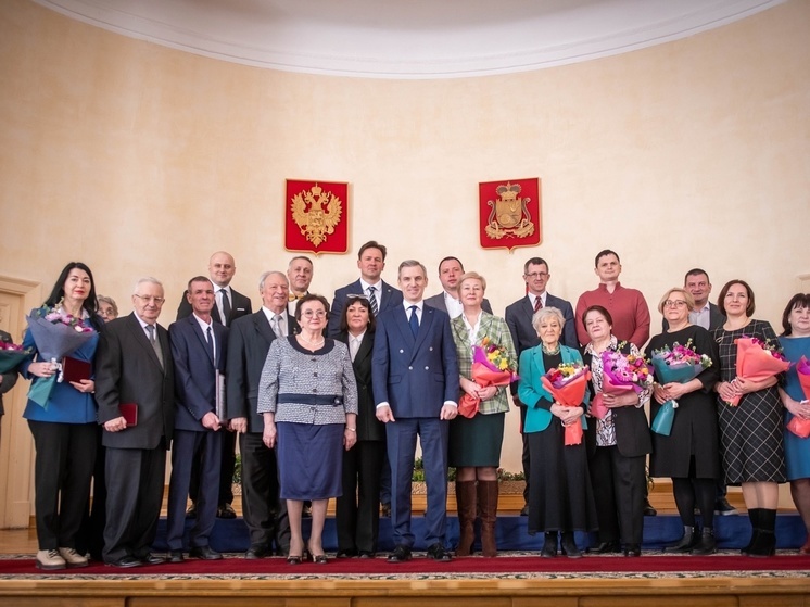 Василий Анохин: заслуженным смолянам вручили государственные и областные награды