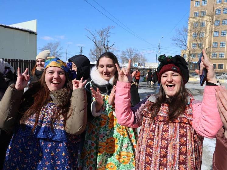 В Южно-Сахалинске прошла молодежная Масленица