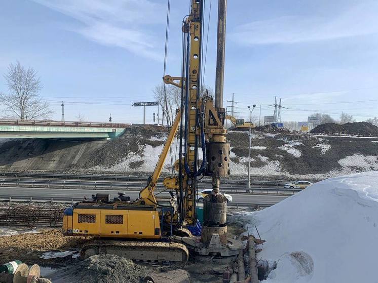 Путепровод через трассу А-105 строят в Ленинском округе