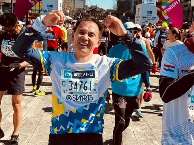 Бегун из Улан-Удэ установил личный рекорд на марафоне в Токио