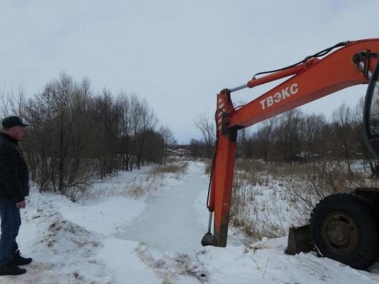 В Сасове Рязанской области вскрыли плотину через реку Сасовку