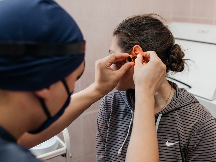 Терапевт Чиркова рассказала о правильной чистке ушей