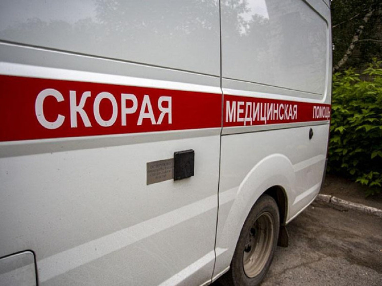 В Новосибирске на улице Пархоменко легковушка въехала в грузовик