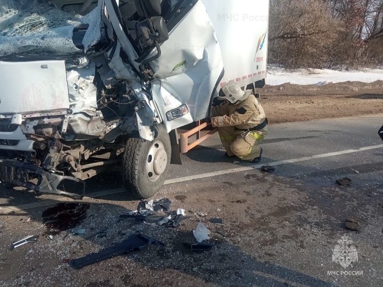 Под Орлом произошла серьезная авария с участием грузовика
