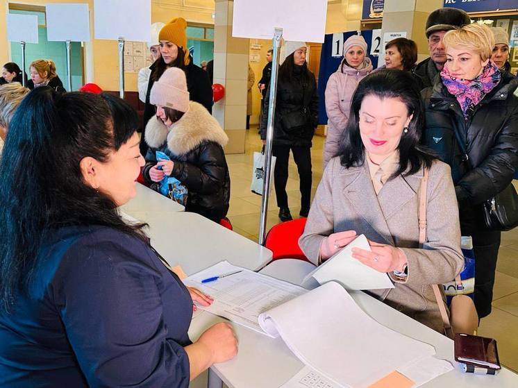 Щеглова рассказала об очереди в избирательном участке в Чите