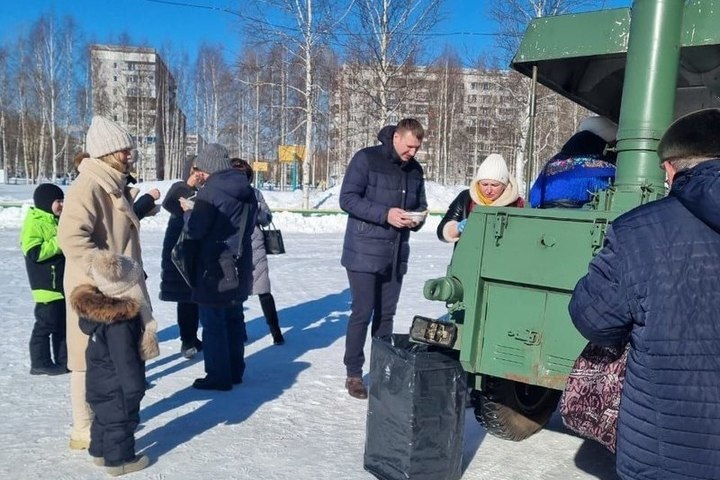 На первомайские праздники в парке работала полевая кухня всего сварили 300 кг