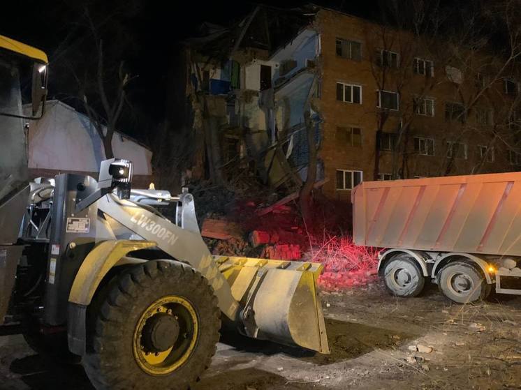 В Черногорске демонтируют общежитие после обрушения части стены