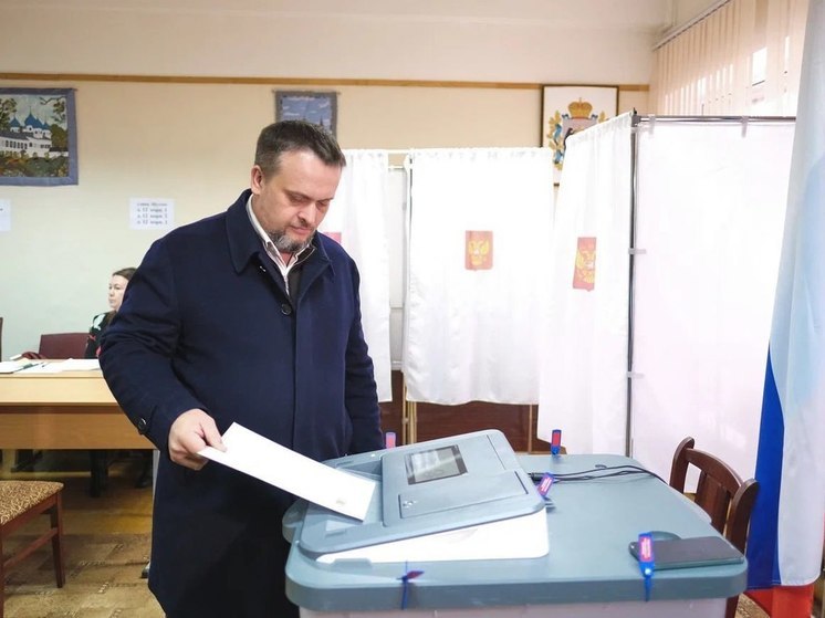 Губернатор Андрей Никитин принял участие в голосовании на выборах президента РФ