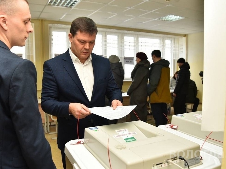Мэр Вологды Сергей Воропанов проголосовал на выборах президента