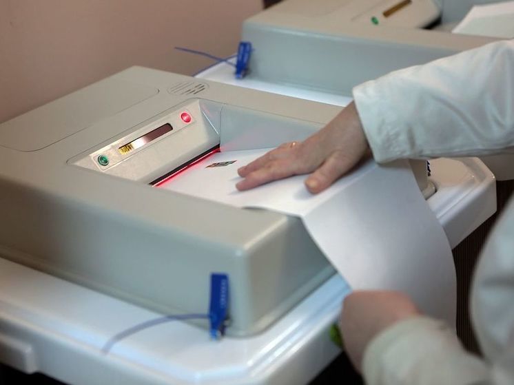 Центризбирком призвал усилить охрану урн для голосования из-за порчи бюллетеней чернилами