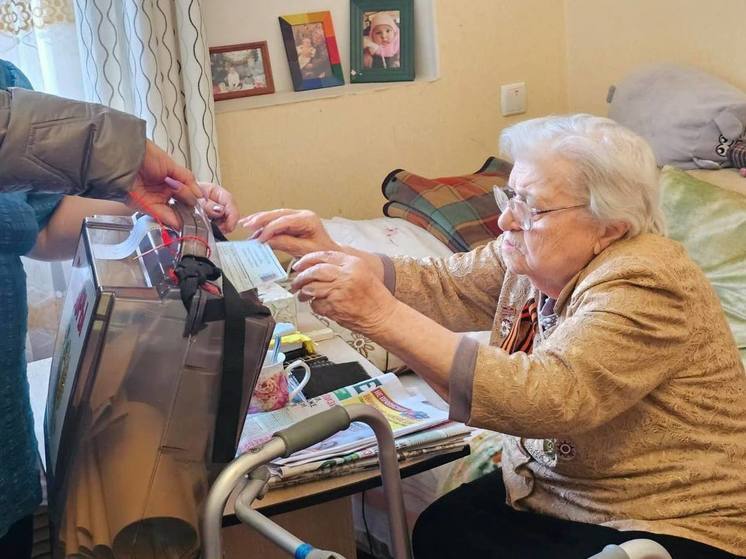 101-летняя пятигорчанка проголосовала на выборах президента РФ